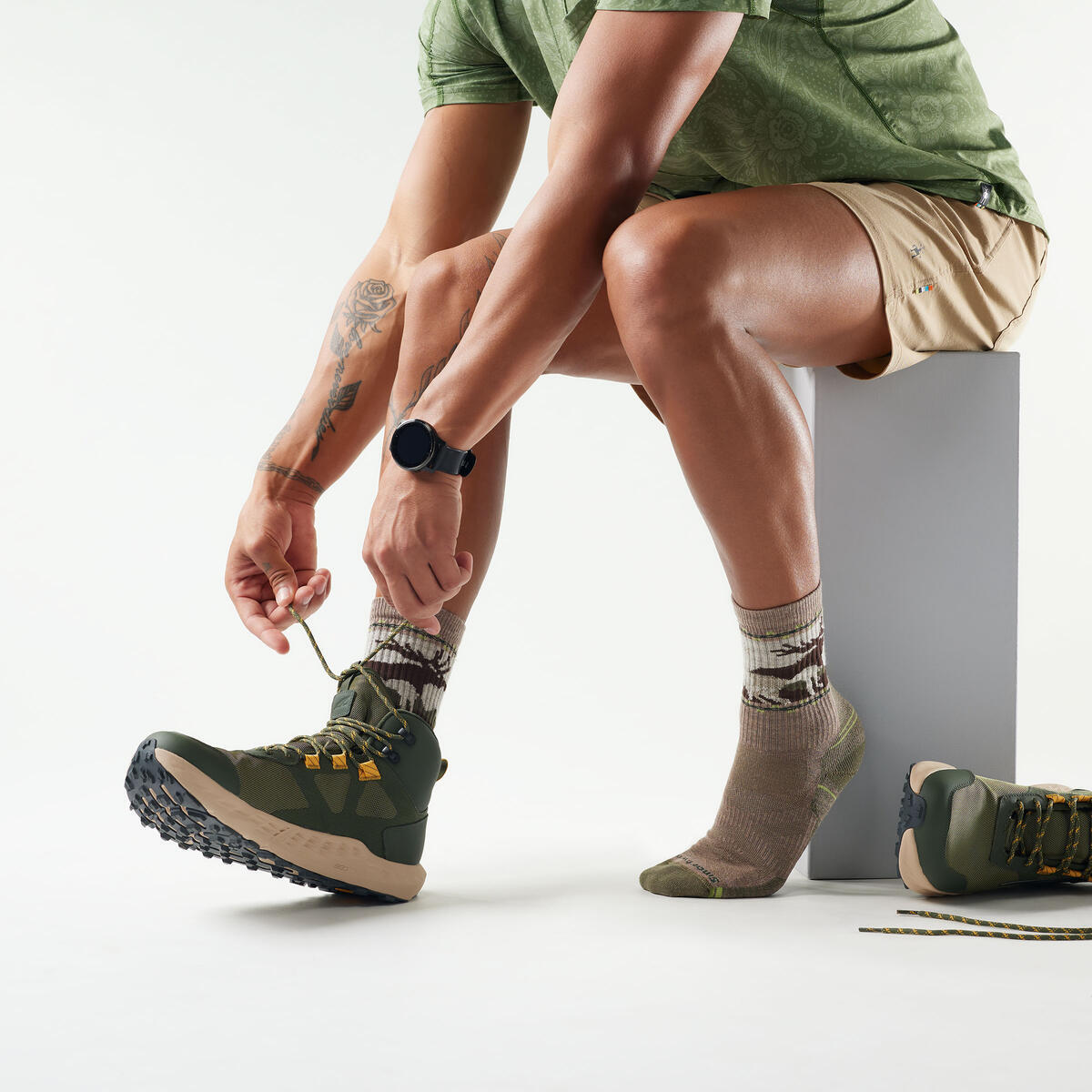 Hike  Light Cushion Mountain Moose Crew Socks SW002686